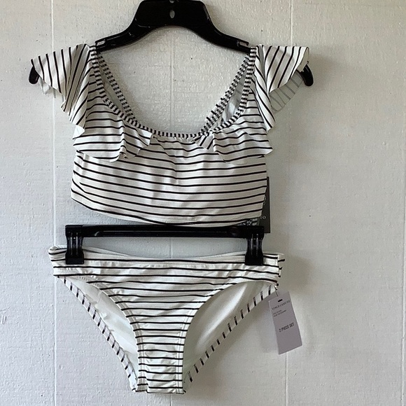 Vince Camuto Stripe Black/White 2 Piece Set Swimwear Size S/CH/P - Picture 2 of 10